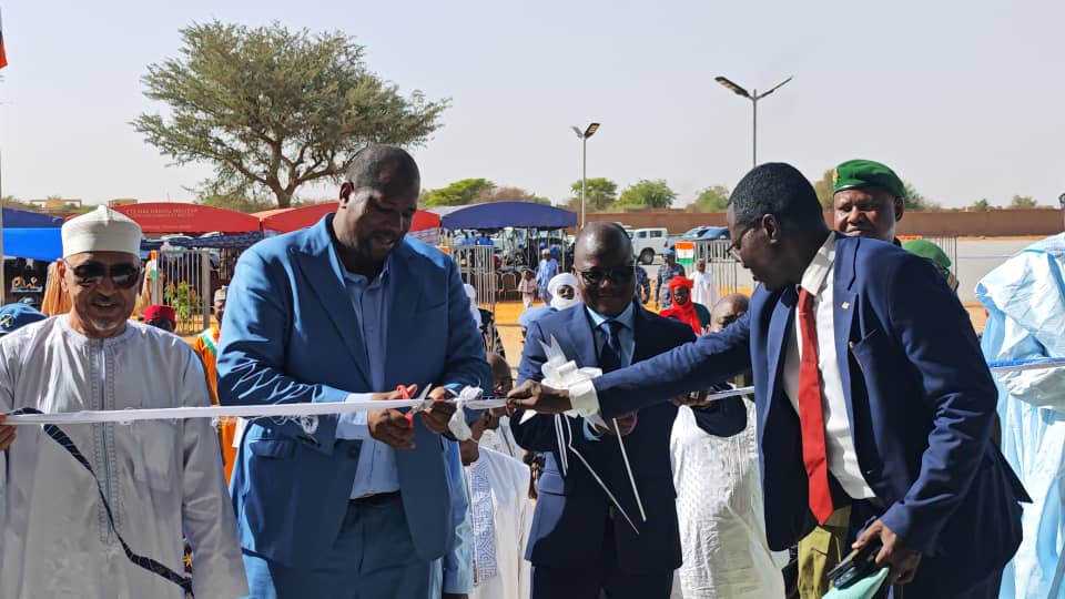 Modernisation des services des Douanes : le ministre de l'Economie et des Finances inaugure un nouveau Bureau des Douanes à Tahoua.